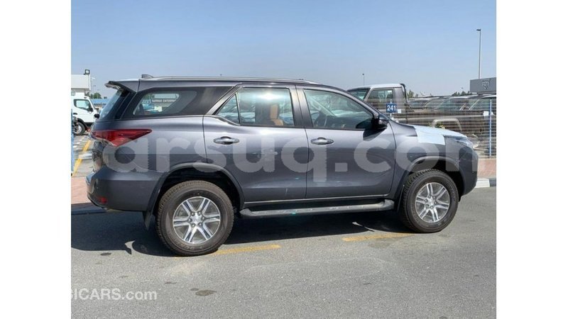 Big with watermark toyota fortuner barh el gazel import dubai 2103