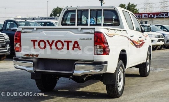 Buy Import Toyota Hilux White Car in Import - Dubai in Barh el Gazel Buy Import Toyota Hilux White Car in Import - Dubai in Barh el Gazel