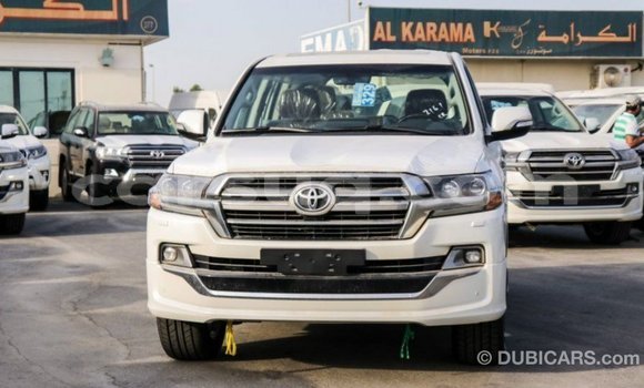 Acheter Import Voiture Toyota Land Cruiser Blanc à Import - Dubai, Barh el Gazel Acheter Import Voiture Toyota Land Cruiser Blanc à Import - Dubai, Barh el Gazel