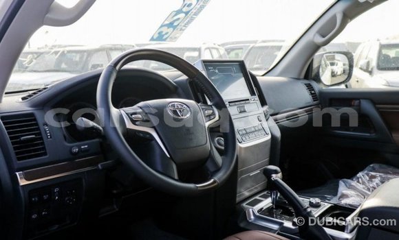 Acheter Import Voiture Toyota Land Cruiser Blanc à Import - Dubai, Barh el Gazel Acheter Import Voiture Toyota Land Cruiser Blanc à Import - Dubai, Barh el Gazel