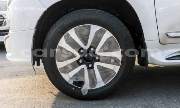 Acheter Import Voiture Toyota Land Cruiser Blanc à Import - Dubai, Barh el Gazel Acheter Import Voiture Toyota Land Cruiser Blanc à Import - Dubai, Barh el Gazel