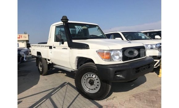 Acheter Import Voiture Toyota Land Cruiser Blanc à Import - Dubai, Barh el Gazel Acheter Import Voiture Toyota Land Cruiser Blanc à Import - Dubai, Barh el Gazel
