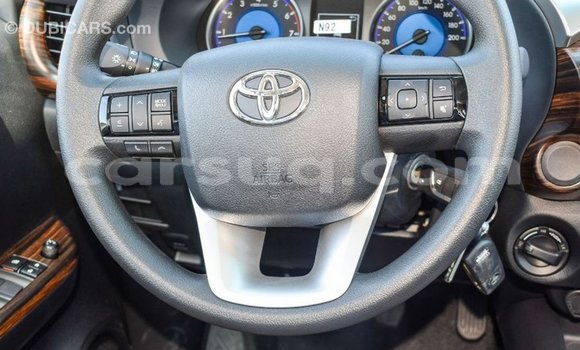 Acheter Import Voiture Toyota Hilux Blanc à Import - Dubai, Barh el Gazel Acheter Import Voiture Toyota Hilux Blanc à Import - Dubai, Barh el Gazel