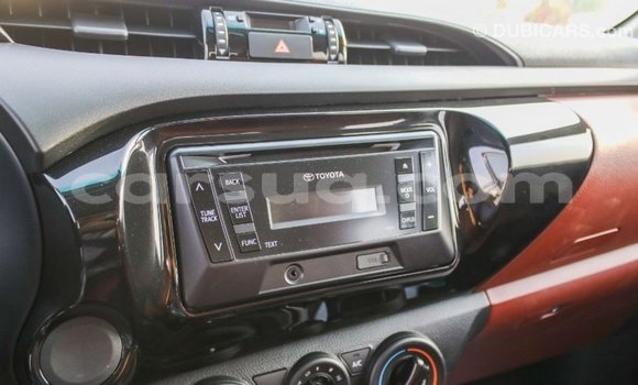 Acheter Import Voiture Toyota Hilux Blanc à Import - Dubai, Barh el Gazel Acheter Import Voiture Toyota Hilux Blanc à Import - Dubai, Barh el Gazel