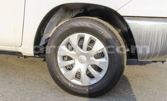 Acheter Import Voiture Toyota Hilux Blanc à Import - Dubai, Barh el Gazel Acheter Import Voiture Toyota Hilux Blanc à Import - Dubai, Barh el Gazel
