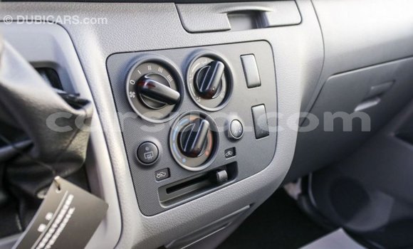 Acheter Import Voiture Nissan Urvan Blanc à Import - Dubai, Barh el Gazel Acheter Import Voiture Nissan Urvan Blanc à Import - Dubai, Barh el Gazel