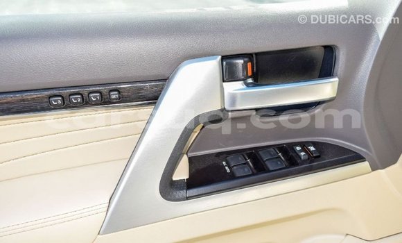 Acheter Import Voiture Toyota Land Cruiser Blanc à Import - Dubai, Barh el Gazel Acheter Import Voiture Toyota Land Cruiser Blanc à Import - Dubai, Barh el Gazel