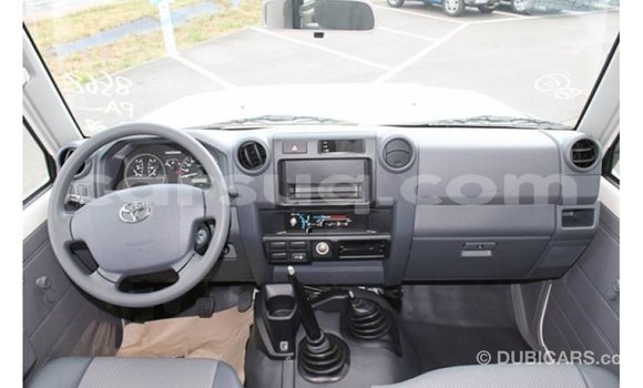 Buy Import Toyota Land Cruiser White Car in Import - Dubai in Barh el Gazel Buy Import Toyota Land Cruiser White Car in Import - Dubai in Barh el Gazel