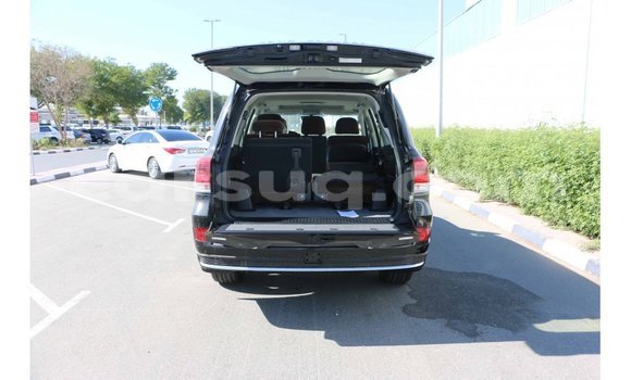 Acheter Import Voiture Toyota Land Cruiser Noir à Import - Dubai, Barh el Gazel Acheter Import Voiture Toyota Land Cruiser Noir à Import - Dubai, Barh el Gazel