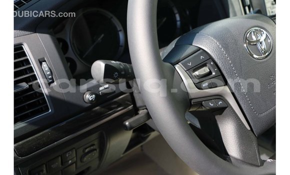 Acheter Import Voiture Toyota Land Cruiser Noir à Import - Dubai, Barh el Gazel Acheter Import Voiture Toyota Land Cruiser Noir à Import - Dubai, Barh el Gazel