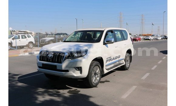 Acheter Import Voiture Toyota Prado Blanc à Import - Dubai, Barh el Gazel Acheter Import Voiture Toyota Prado Blanc à Import - Dubai, Barh el Gazel