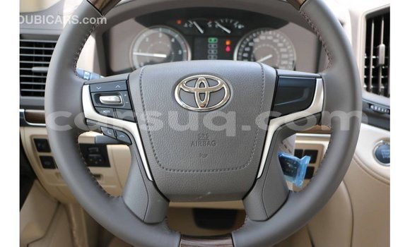 Acheter Import Voiture Toyota Land Cruiser Blanc à Import - Dubai, Barh el Gazel Acheter Import Voiture Toyota Land Cruiser Blanc à Import - Dubai, Barh el Gazel