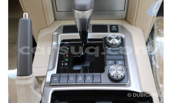 Acheter Import Voiture Toyota Land Cruiser Blanc à Import - Dubai, Barh el Gazel Acheter Import Voiture Toyota Land Cruiser Blanc à Import - Dubai, Barh el Gazel