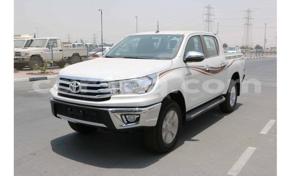 Acheter Import Voiture Toyota Hilux Blanc à Import - Dubai, Barh el Gazel Acheter Import Voiture Toyota Hilux Blanc à Import - Dubai, Barh el Gazel