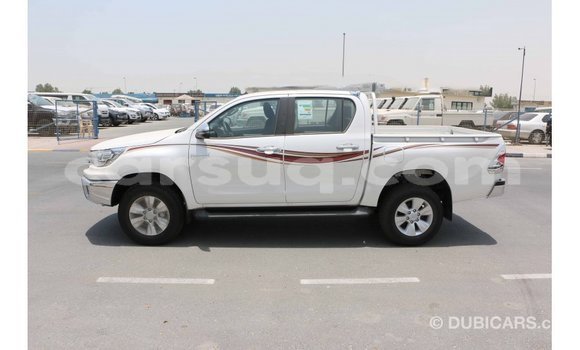 Acheter Import Voiture Toyota Hilux Blanc à Import - Dubai, Barh el Gazel Acheter Import Voiture Toyota Hilux Blanc à Import - Dubai, Barh el Gazel