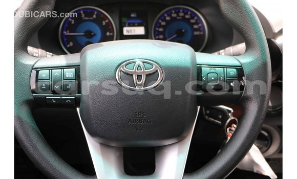 Acheter Import Voiture Toyota Hilux Blanc à Import - Dubai, Barh el Gazel Acheter Import Voiture Toyota Hilux Blanc à Import - Dubai, Barh el Gazel