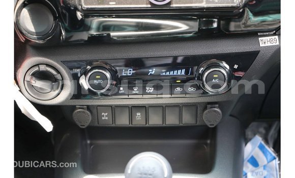 Acheter Import Voiture Toyota Hilux Blanc à Import - Dubai, Barh el Gazel Acheter Import Voiture Toyota Hilux Blanc à Import - Dubai, Barh el Gazel