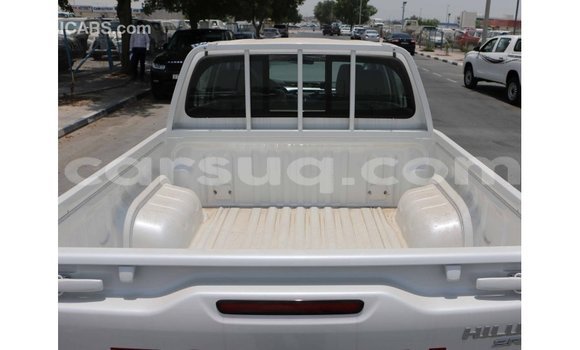 Acheter Import Voiture Toyota Hilux Blanc à Import - Dubai, Barh el Gazel Acheter Import Voiture Toyota Hilux Blanc à Import - Dubai, Barh el Gazel