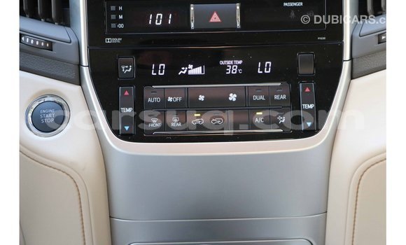 Acheter Import Voiture Toyota Land Cruiser Blanc à Import - Dubai, Barh el Gazel Acheter Import Voiture Toyota Land Cruiser Blanc à Import - Dubai, Barh el Gazel