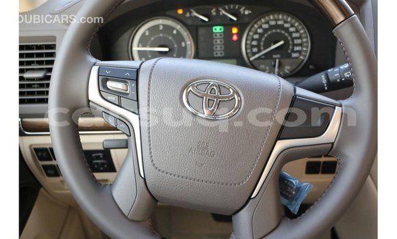 Acheter Import Voiture Toyota Land Cruiser Blanc à Import - Dubai, Barh el Gazel Acheter Import Voiture Toyota Land Cruiser Blanc à Import - Dubai, Barh el Gazel
