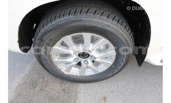 Acheter Import Voiture Toyota Land Cruiser Blanc à Import - Dubai, Barh el Gazel Acheter Import Voiture Toyota Land Cruiser Blanc à Import - Dubai, Barh el Gazel