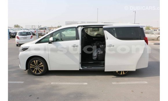 Acheter Import Voiture Toyota Alphard Blanc à Import - Dubai, Barh el Gazel Acheter Import Voiture Toyota Alphard Blanc à Import - Dubai, Barh el Gazel