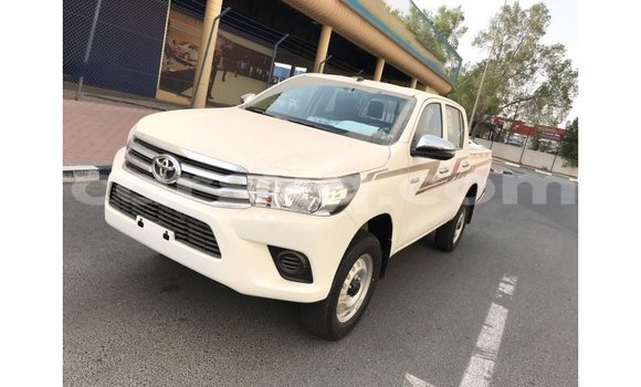 Acheter Import Voiture Toyota Hilux Blanc à Import - Dubai, Barh el Gazel Acheter Import Voiture Toyota Hilux Blanc à Import - Dubai, Barh el Gazel