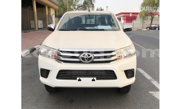Acheter Import Voiture Toyota Hilux Blanc à Import - Dubai, Barh el Gazel Acheter Import Voiture Toyota Hilux Blanc à Import - Dubai, Barh el Gazel