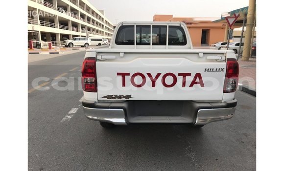 Acheter Import Voiture Toyota Hilux Blanc à Import - Dubai, Barh el Gazel Acheter Import Voiture Toyota Hilux Blanc à Import - Dubai, Barh el Gazel