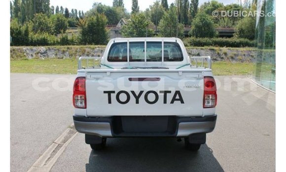 Buy Import Toyota Hilux White Car in Import - Dubai in Barh el Gazel Buy Import Toyota Hilux White Car in Import - Dubai in Barh el Gazel