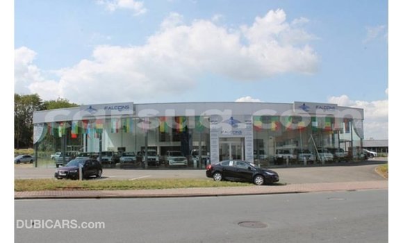 Buy Import Toyota Hilux White Car in Import - Dubai in Barh el Gazel Buy Import Toyota Hilux White Car in Import - Dubai in Barh el Gazel