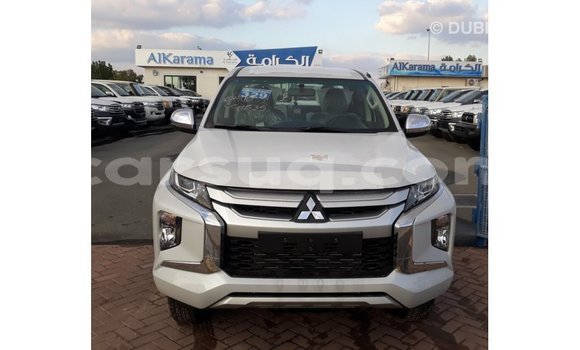 Buy Import Mitsubishi L200 White Car in Import - Dubai in Barh el Gazel Buy Import Mitsubishi L200 White Car in Import - Dubai in Barh el Gazel