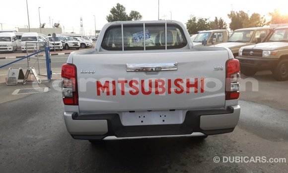 Buy Import Mitsubishi L200 White Car in Import - Dubai in Barh el Gazel Buy Import Mitsubishi L200 White Car in Import - Dubai in Barh el Gazel