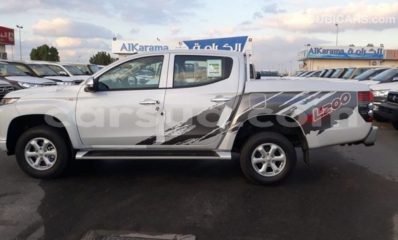 Acheter Import Voiture Mitsubishi L200 Blanc à Import - Dubai, Barh el Gazel Acheter Import Voiture Mitsubishi L200 Blanc à Import - Dubai, Barh el Gazel