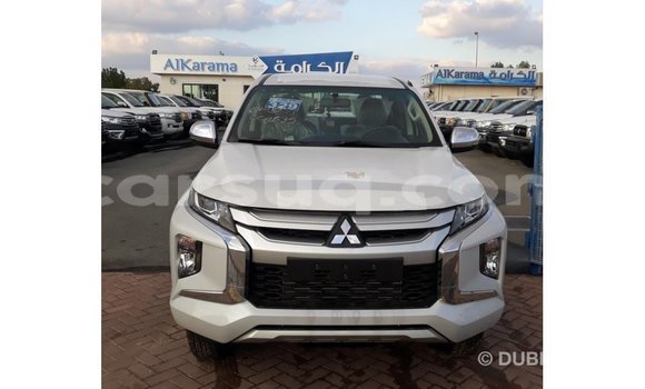 Acheter Import Voiture Mitsubishi L200 Blanc à Import - Dubai, Barh el Gazel Acheter Import Voiture Mitsubishi L200 Blanc à Import - Dubai, Barh el Gazel