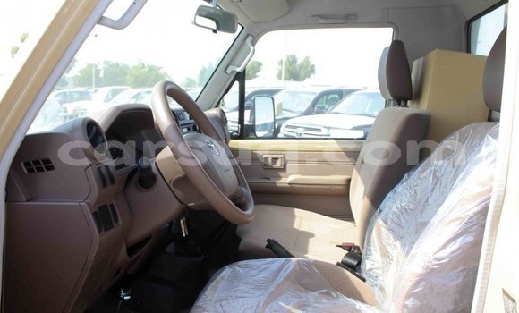 Buy Import Toyota Land Cruiser Beige Car in Import - Dubai in Barh el Gazel Buy Import Toyota Land Cruiser Beige Car in Import - Dubai in Barh el Gazel