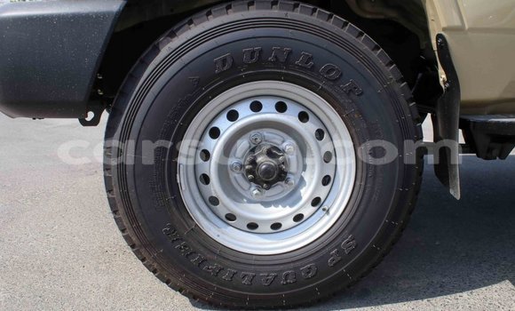 Buy Import Toyota Land Cruiser Beige Car in Import - Dubai in Barh el Gazel Buy Import Toyota Land Cruiser Beige Car in Import - Dubai in Barh el Gazel