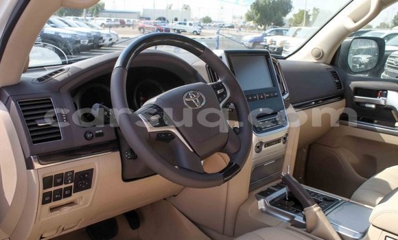 Buy Import Toyota Land Cruiser White Car in Import - Dubai in Barh el Gazel Buy Import Toyota Land Cruiser White Car in Import - Dubai in Barh el Gazel