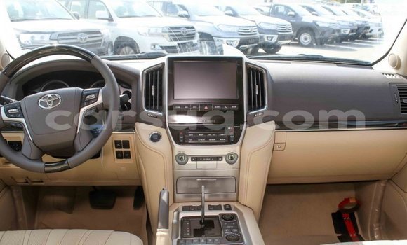 Buy Import Toyota Land Cruiser White Car in Import - Dubai in Barh el Gazel Buy Import Toyota Land Cruiser White Car in Import - Dubai in Barh el Gazel
