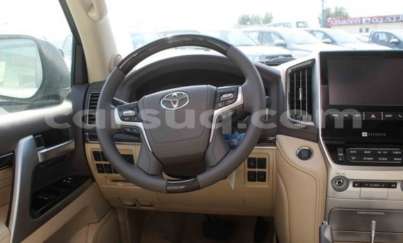 Buy Import Toyota Land Cruiser White Car in Import - Dubai in Barh el Gazel Buy Import Toyota Land Cruiser White Car in Import - Dubai in Barh el Gazel