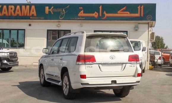 Buy Import Toyota Land Cruiser White Car in Import - Dubai in Barh el Gazel Buy Import Toyota Land Cruiser White Car in Import - Dubai in Barh el Gazel