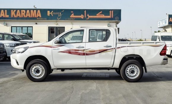 Buy Import Toyota Hilux White Car in Import - Dubai in Barh el Gazel Buy Import Toyota Hilux White Car in Import - Dubai in Barh el Gazel