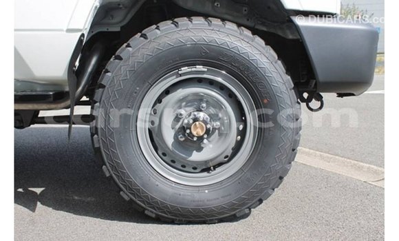 Buy Import Toyota Land Cruiser White Car in Import - Dubai in Barh el Gazel Buy Import Toyota Land Cruiser White Car in Import - Dubai in Barh el Gazel