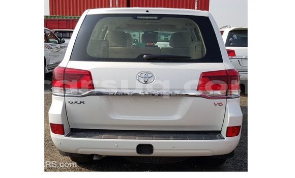 Buy Import Toyota Land Cruiser White Car in Import - Dubai in Barh el Gazel Buy Import Toyota Land Cruiser White Car in Import - Dubai in Barh el Gazel