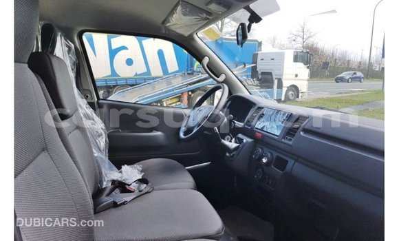 Acheter Import Voiture Toyota Hiace Blanc à Import - Dubai, Barh el Gazel Acheter Import Voiture Toyota Hiace Blanc à Import - Dubai, Barh el Gazel