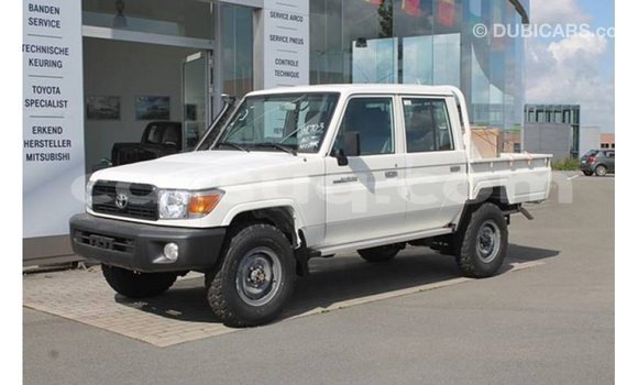 Buy Import Toyota Land Cruiser White Car in Import - Dubai in Barh el Gazel Buy Import Toyota Land Cruiser White Car in Import - Dubai in Barh el Gazel