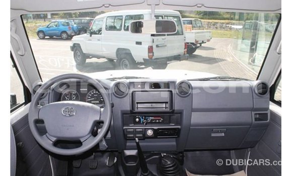 Buy Import Toyota Land Cruiser White Car in Import - Dubai in Barh el Gazel Buy Import Toyota Land Cruiser White Car in Import - Dubai in Barh el Gazel