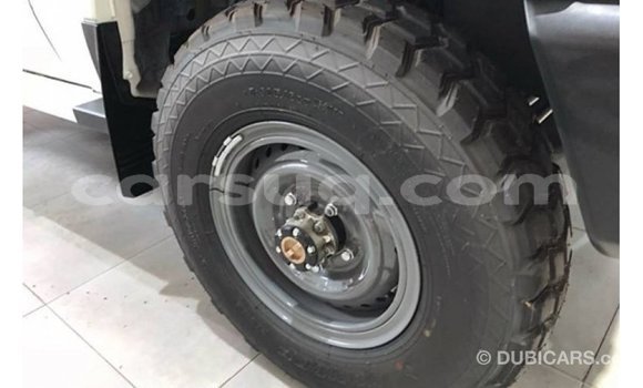 Buy Import Toyota Land Cruiser White Car in Import - Dubai in Barh el Gazel Buy Import Toyota Land Cruiser White Car in Import - Dubai in Barh el Gazel