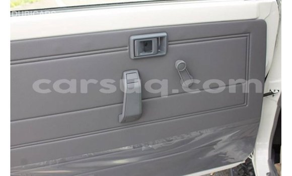 Buy Import Toyota Land Cruiser White Car in Import - Dubai in Barh el Gazel Buy Import Toyota Land Cruiser White Car in Import - Dubai in Barh el Gazel