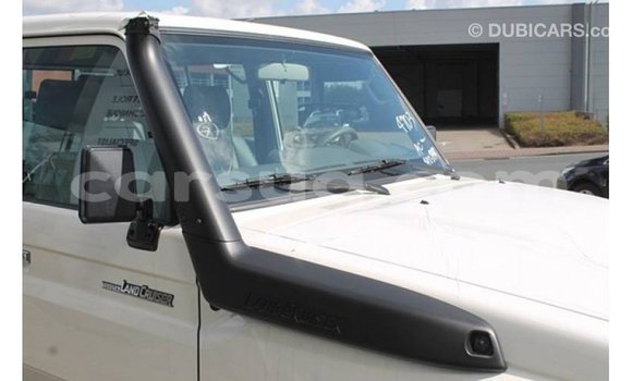 Buy Import Toyota Land Cruiser White Car in Import - Dubai in Barh el Gazel Buy Import Toyota Land Cruiser White Car in Import - Dubai in Barh el Gazel